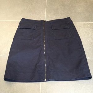 Cute Ann Taylor cotton navy blue skirt!